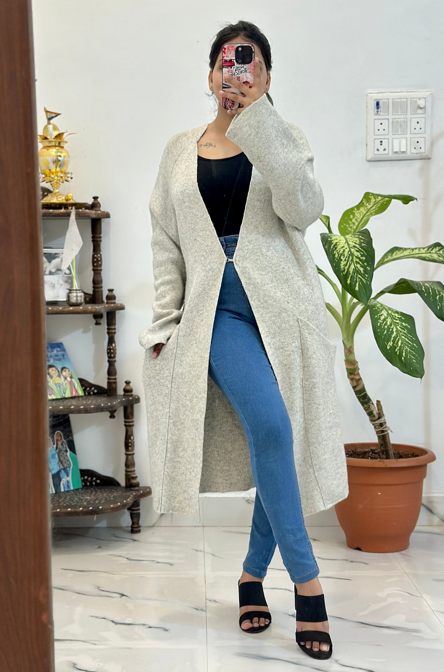 Long woollen shrug (46-48)