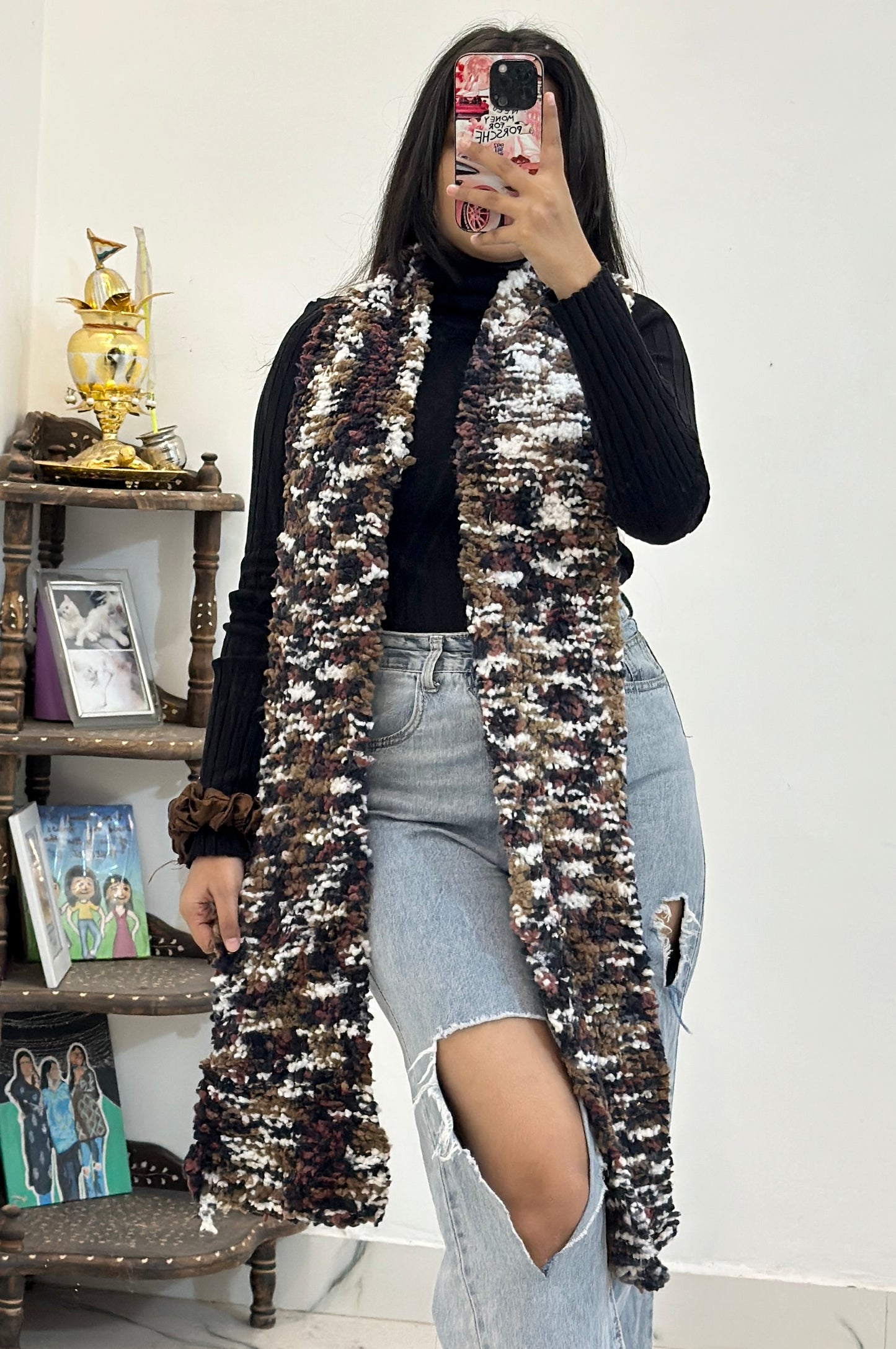 Woollen pretty muffler