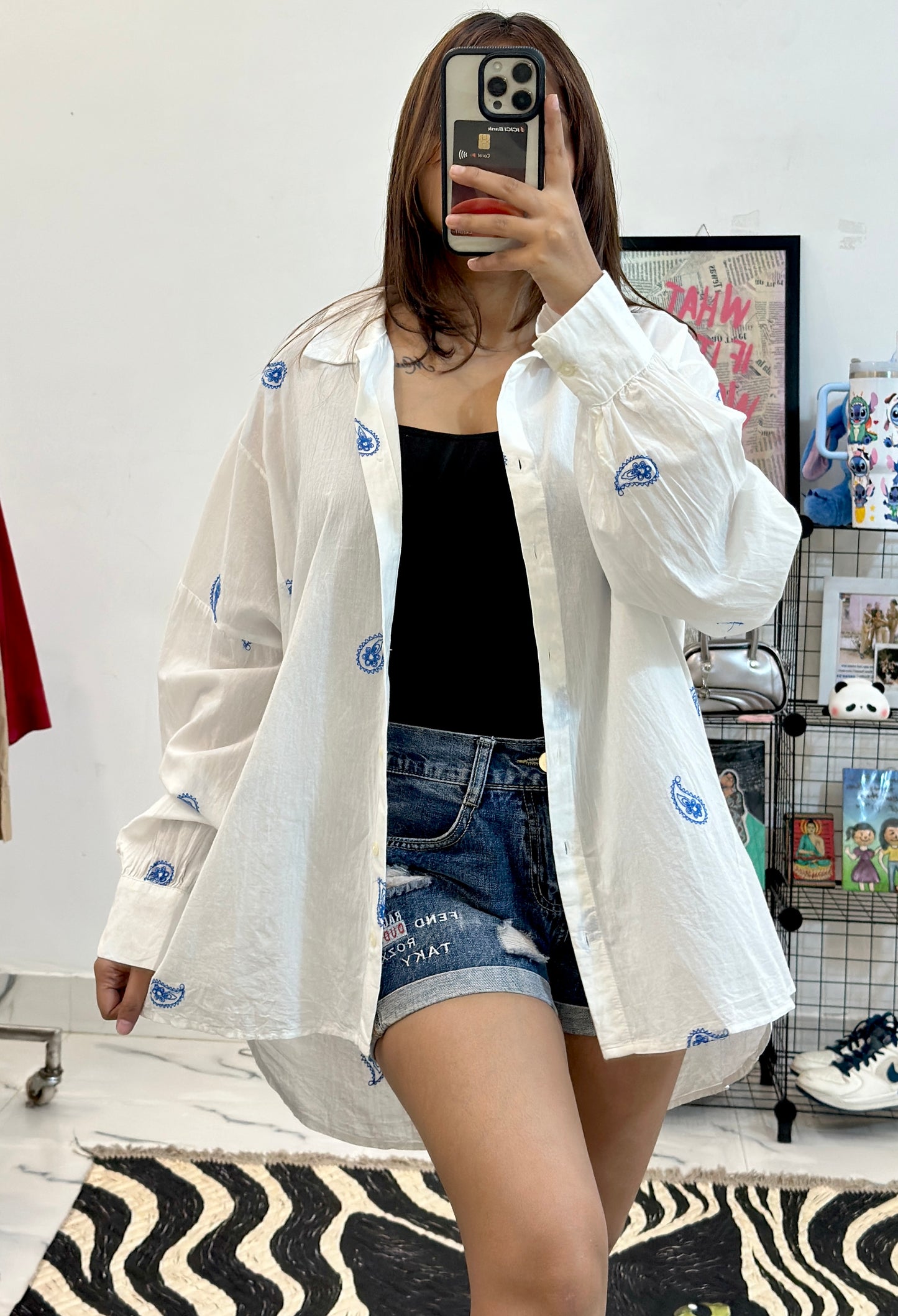 Oversized embroidered shirt (42-44)