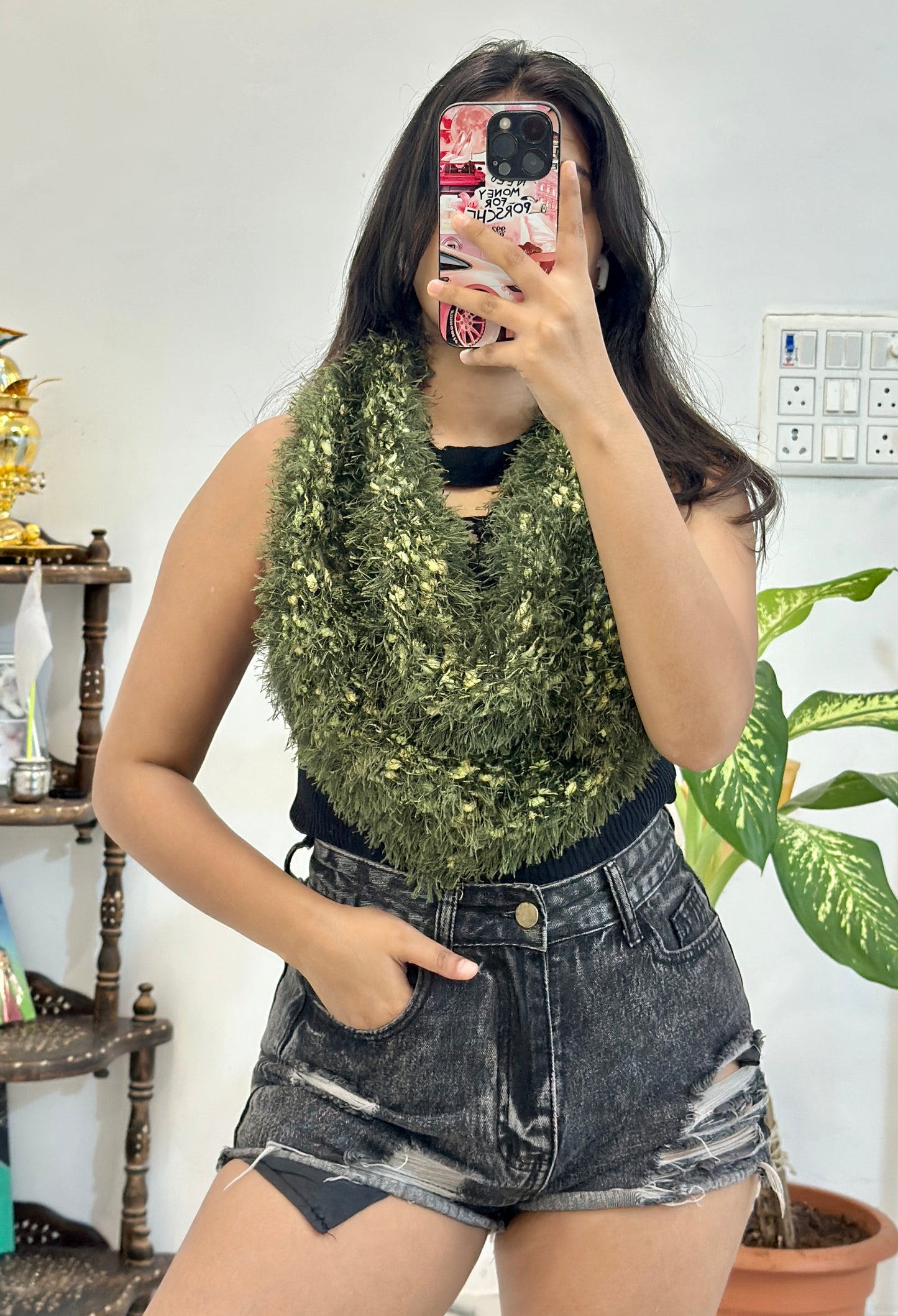 Woollen furry muffler