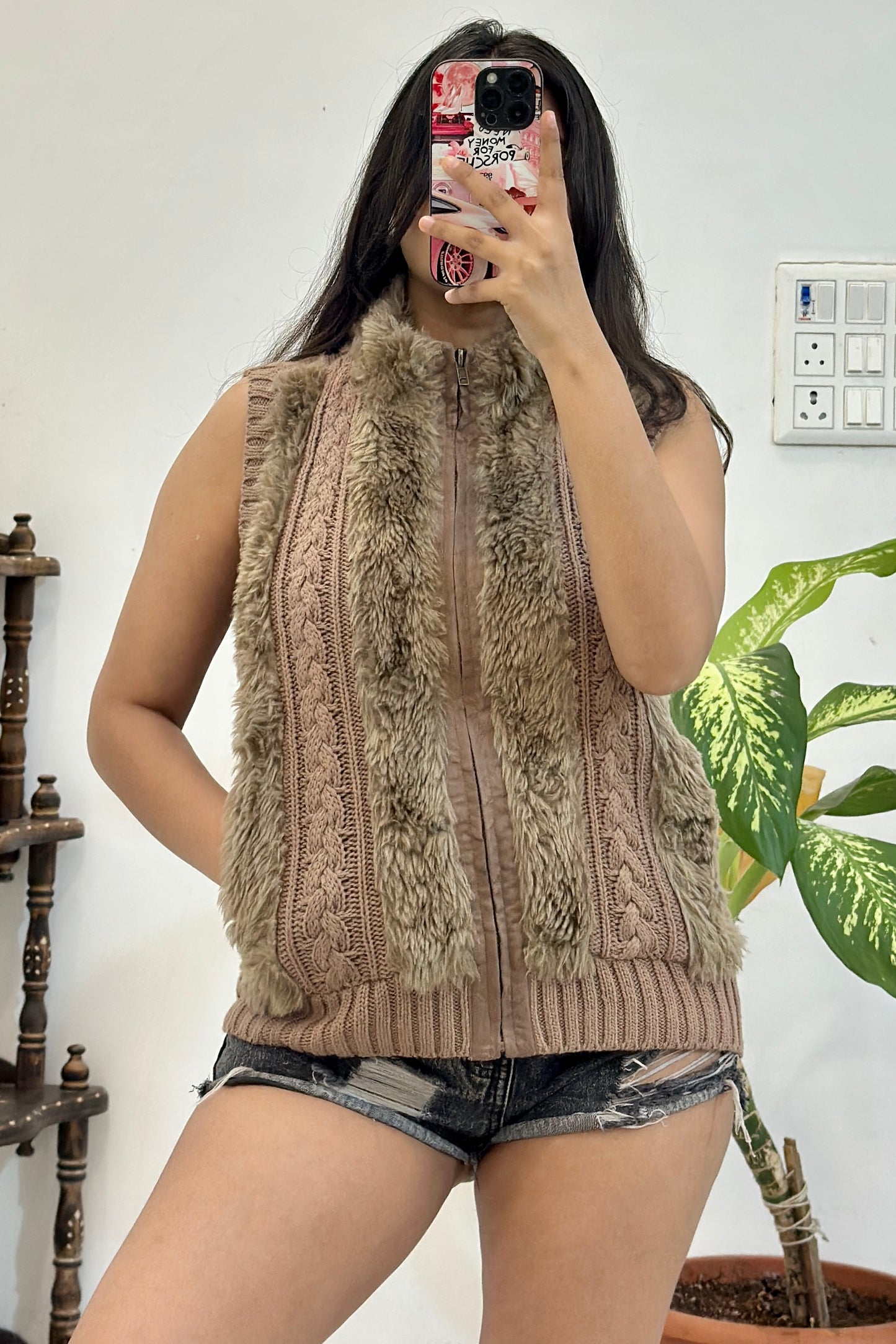 Furry vest (34-36)