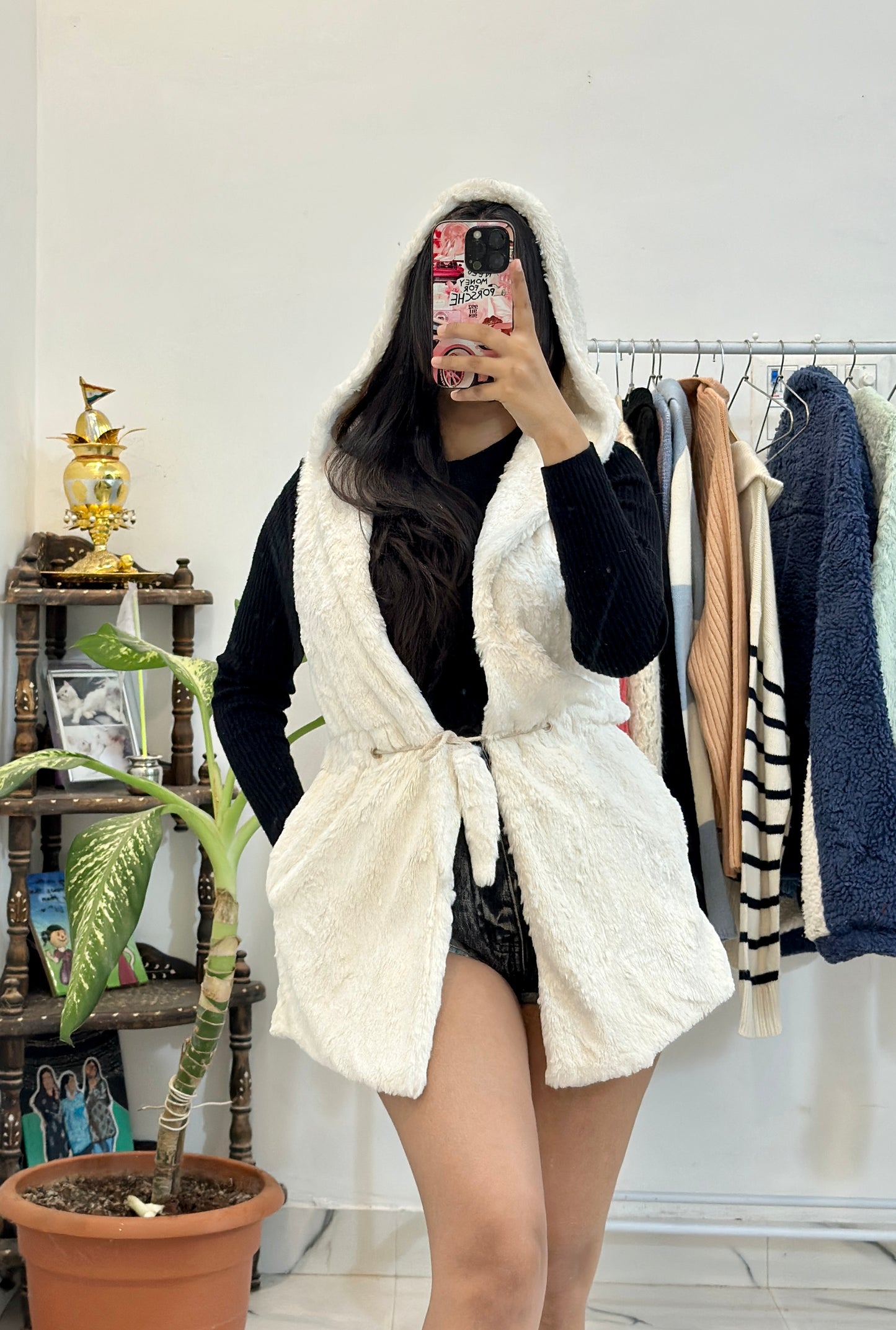 Soft fur vest with black inner (36-38)