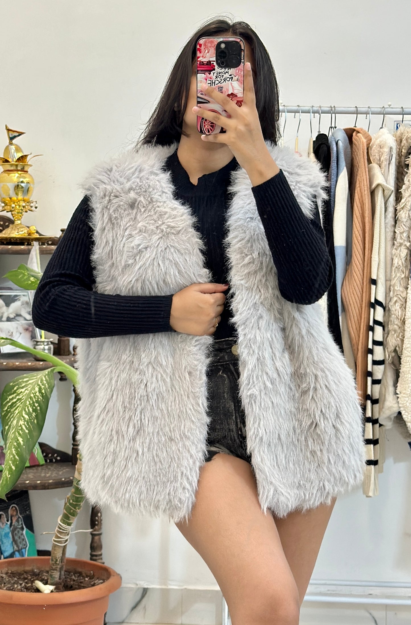 Soft oversized furry vest with black knit top (42-44)