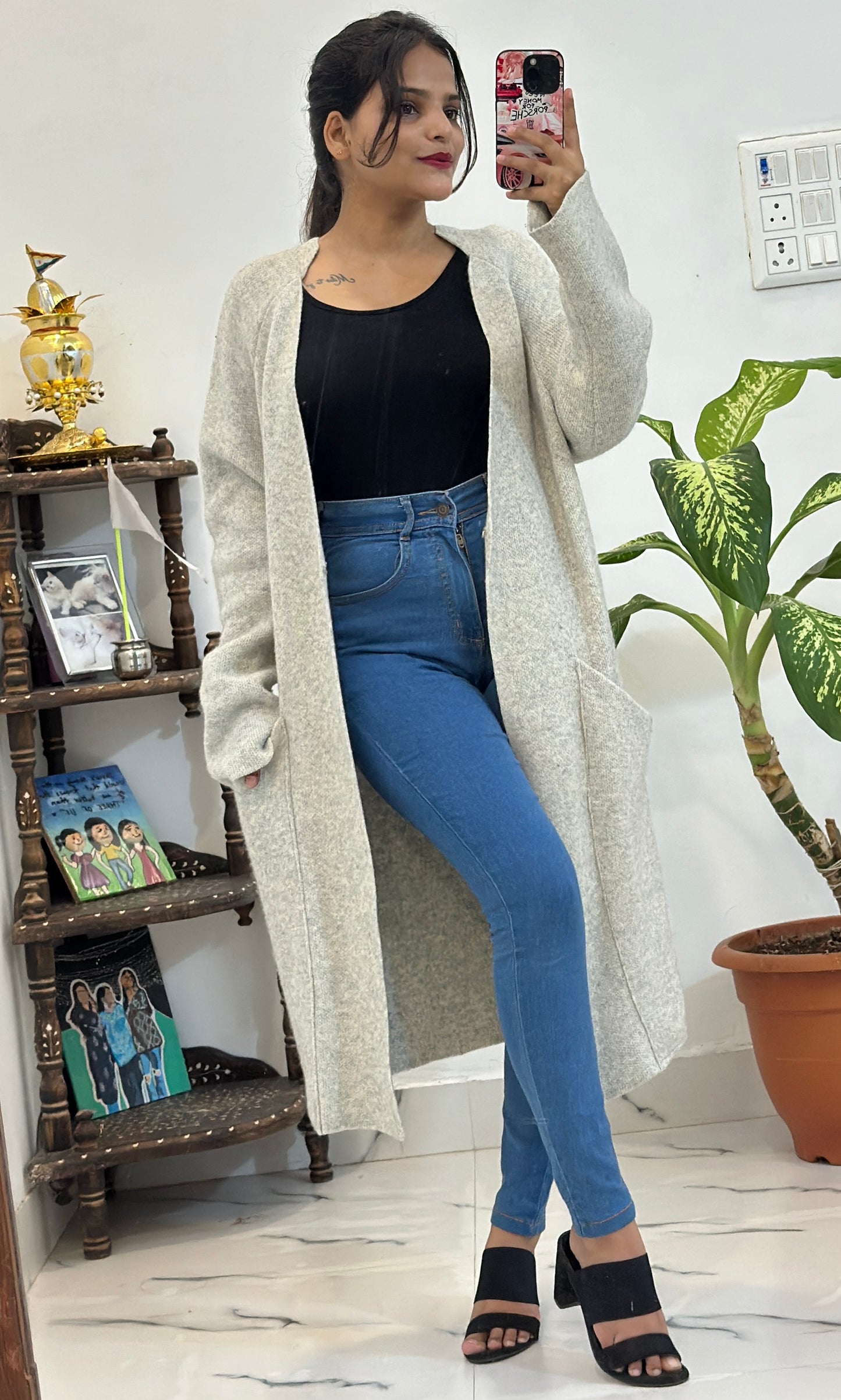 Long woollen shrug (46-48)