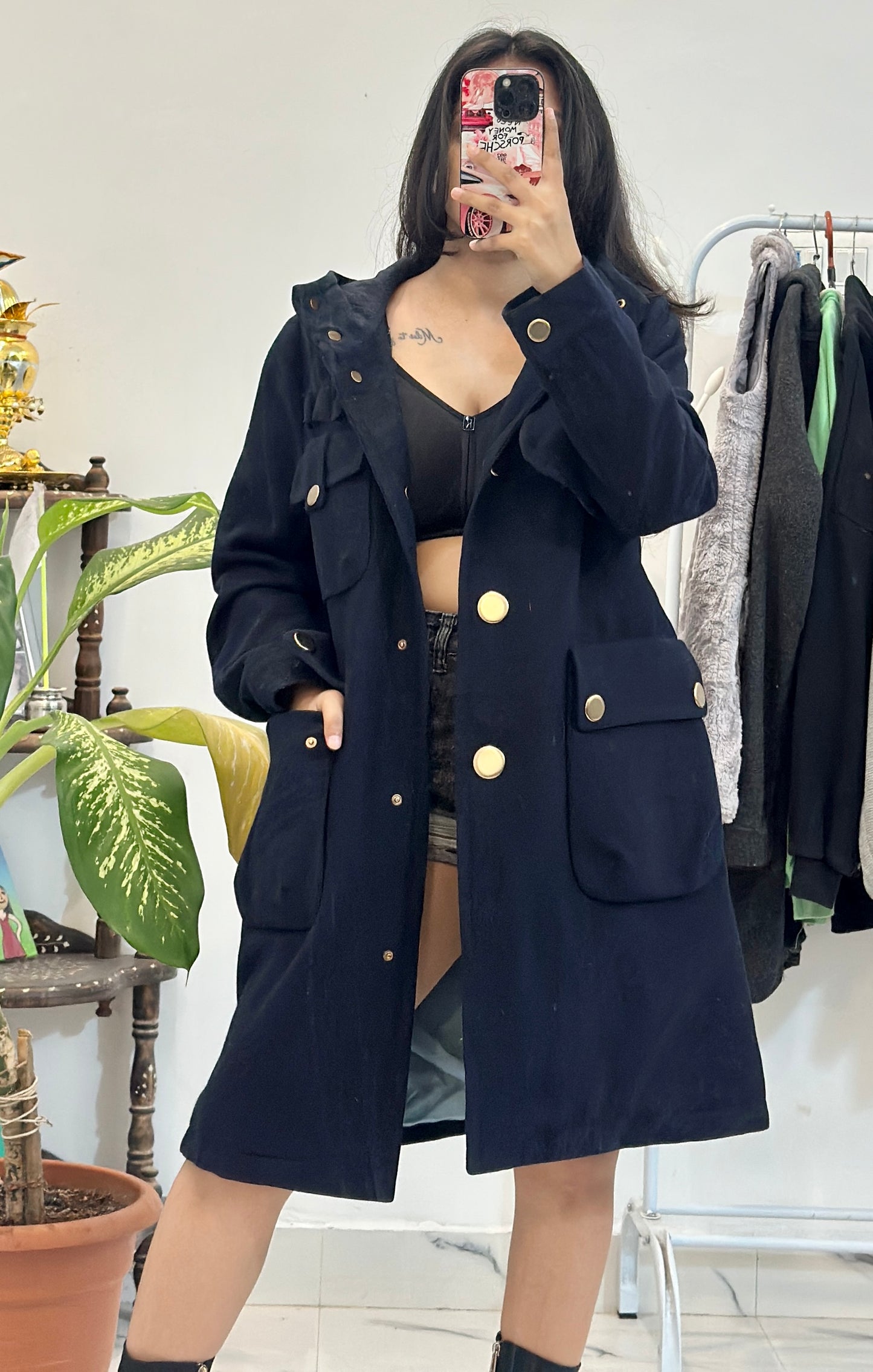 Heavy long hooded coat with pretty free scarf (34-38)