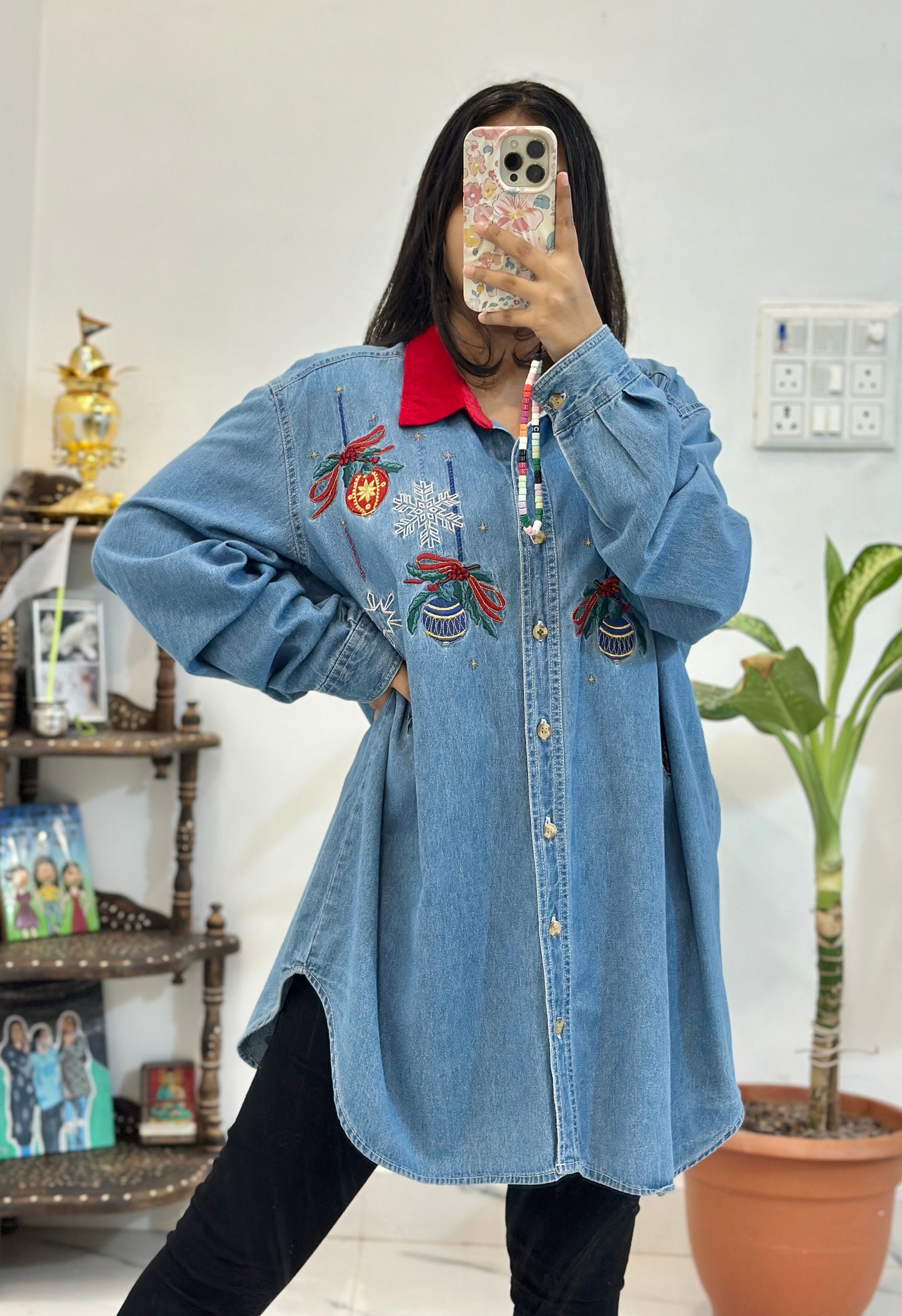 Oversized embroidered shirt (46-48)