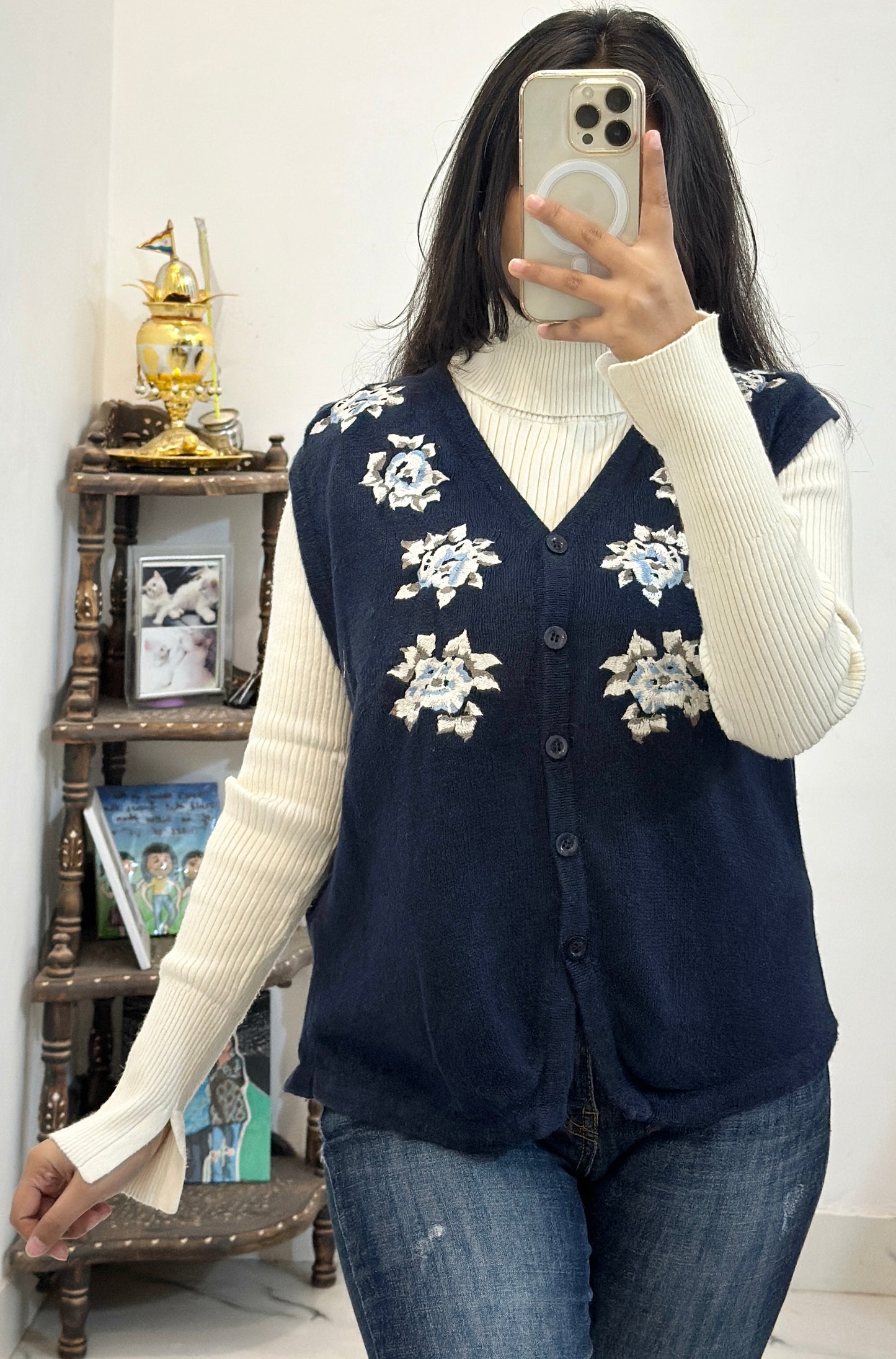 Pretty embroidered vest (40-42)