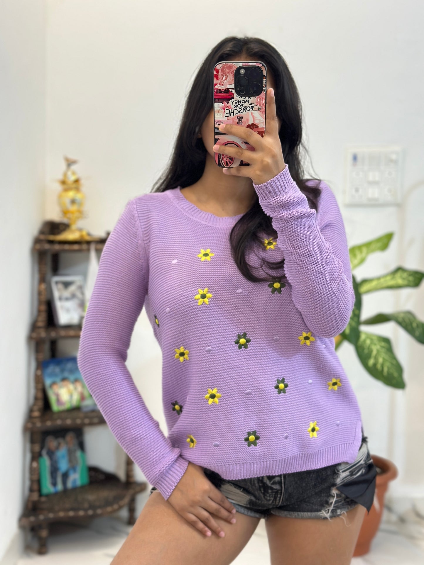 Pretty embroidered sweater (32-34)