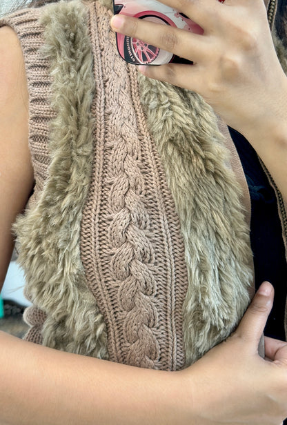 Furry vest (34-36)