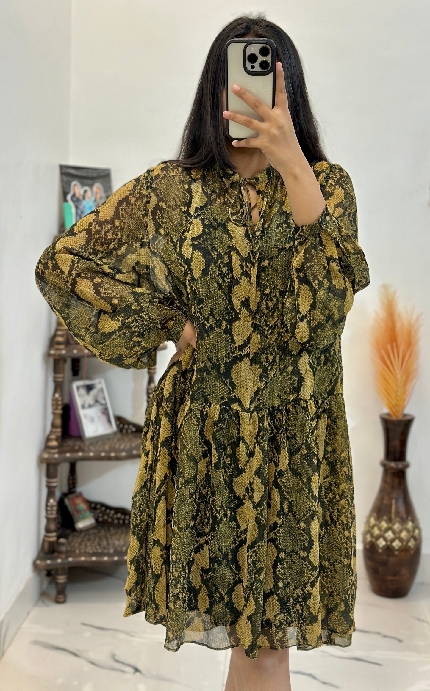 Pretty chiffon oversized dress with lining (42-44 busts)