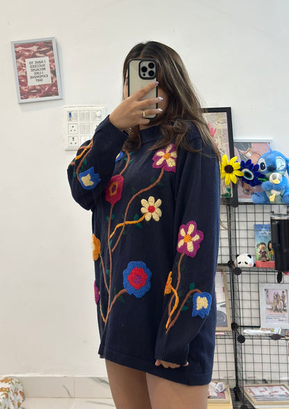 Oversized embroidered Korean sweater (42-44)