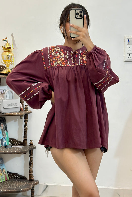 Oversized embroidered top (40-42)