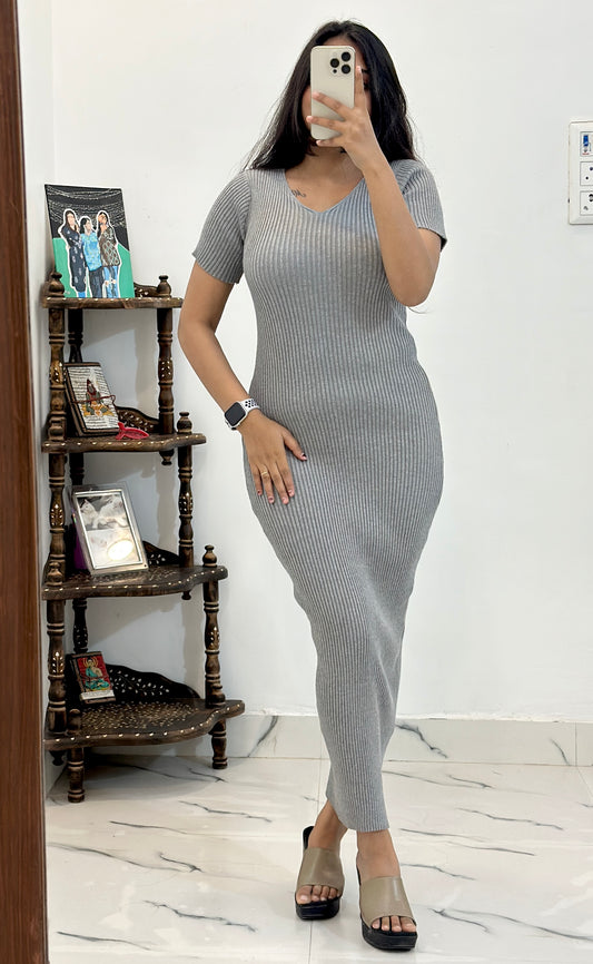 Grey long dress (34 busts)