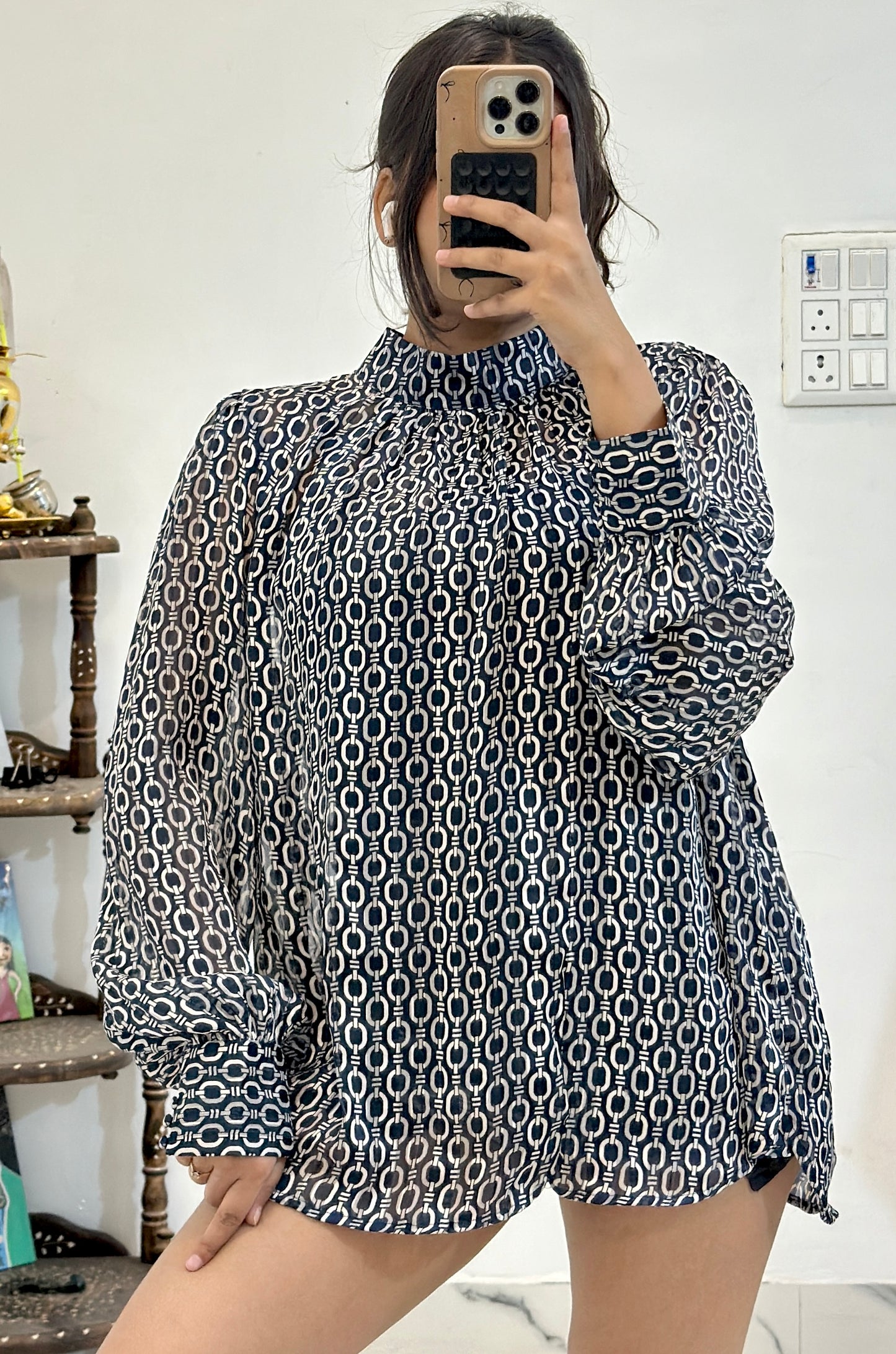Oversized pretty top (40-42)