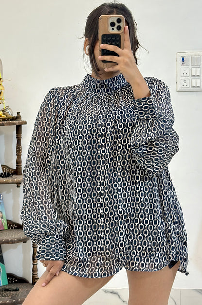 Oversized pretty top (40-42)