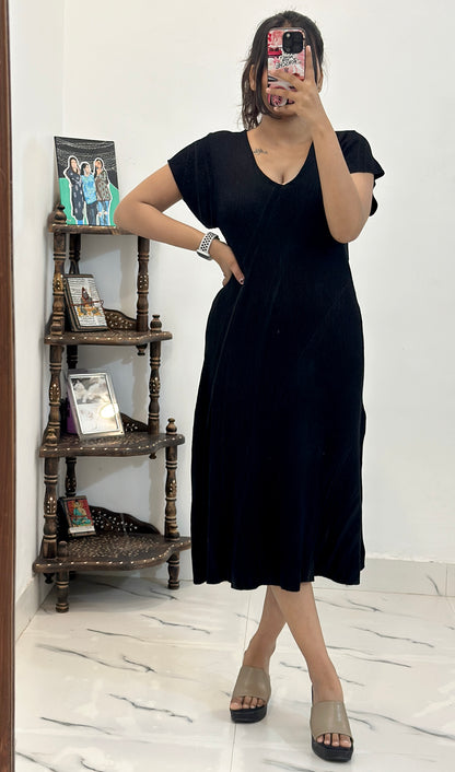 Black knitted dress (Upto 38)