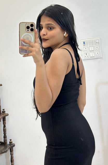 Black body-con dress (34-36)