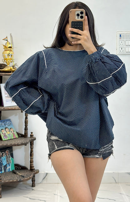 Pretty oversized top (42-44)