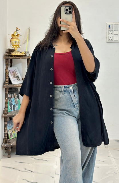 Oversized black shirt (44-46)