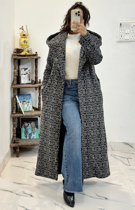 Heavy long hooded coat (34-36)