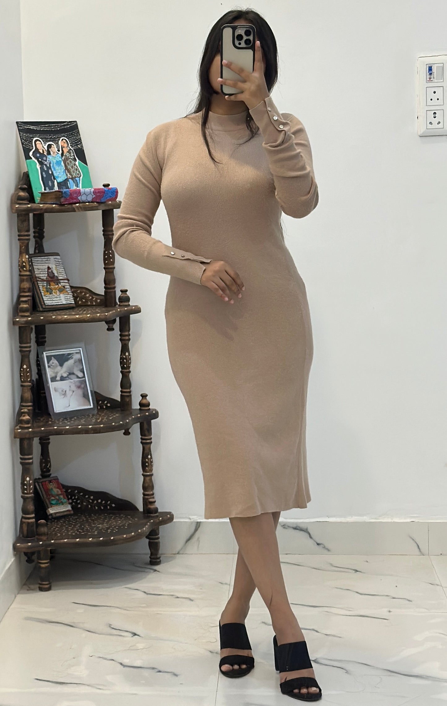 Beige dress (32-34)