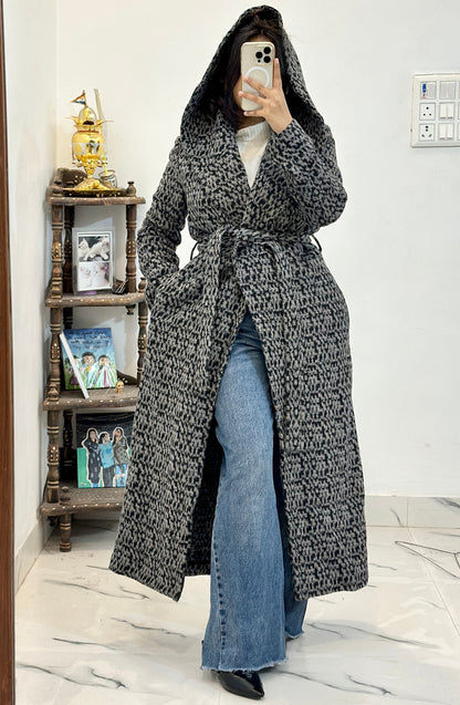 Heavy long hooded coat (34-36)