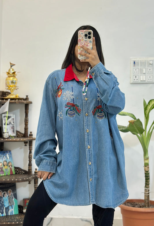 Oversized embroidered shirt (46-48)