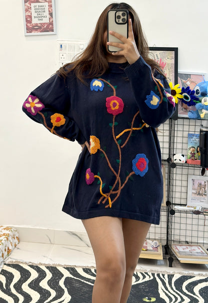 Oversized embroidered Korean sweater (42-44)