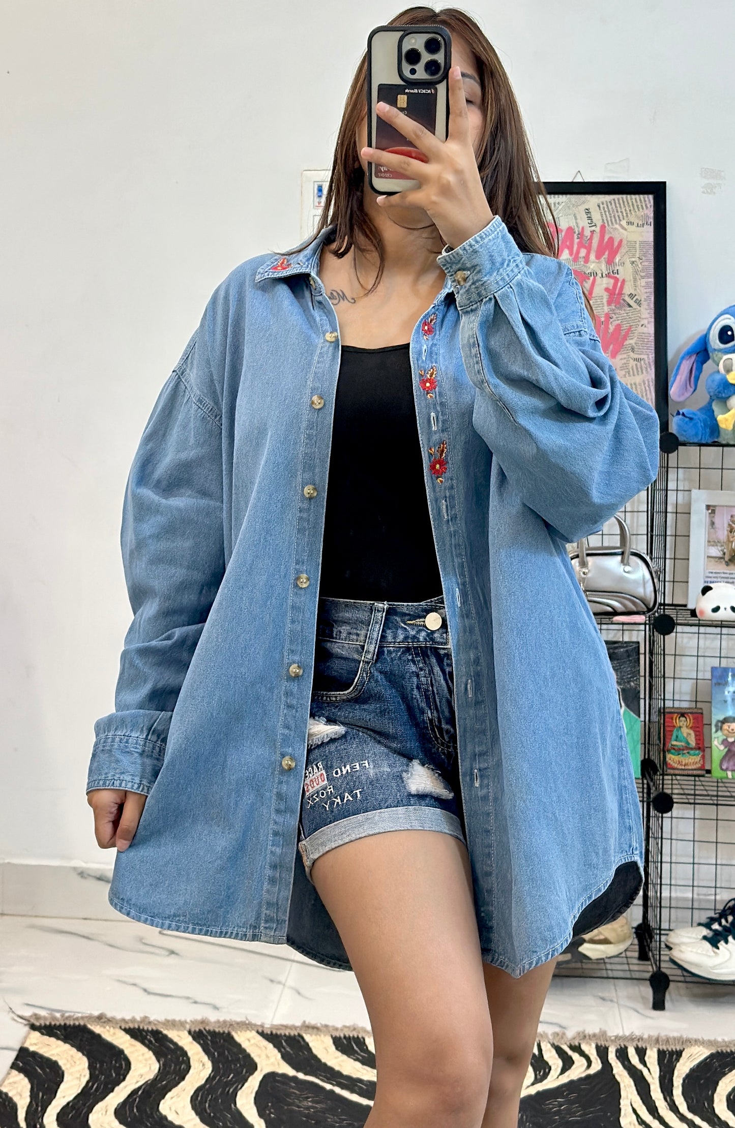 Oversized embroidered denim shirt 42-44