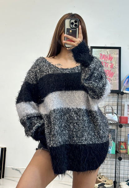 Oversized furry Korean sweater (46-48)