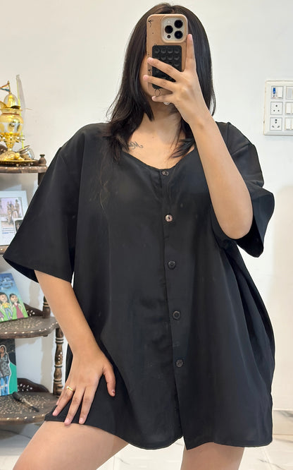 Oversized black top (42-44)