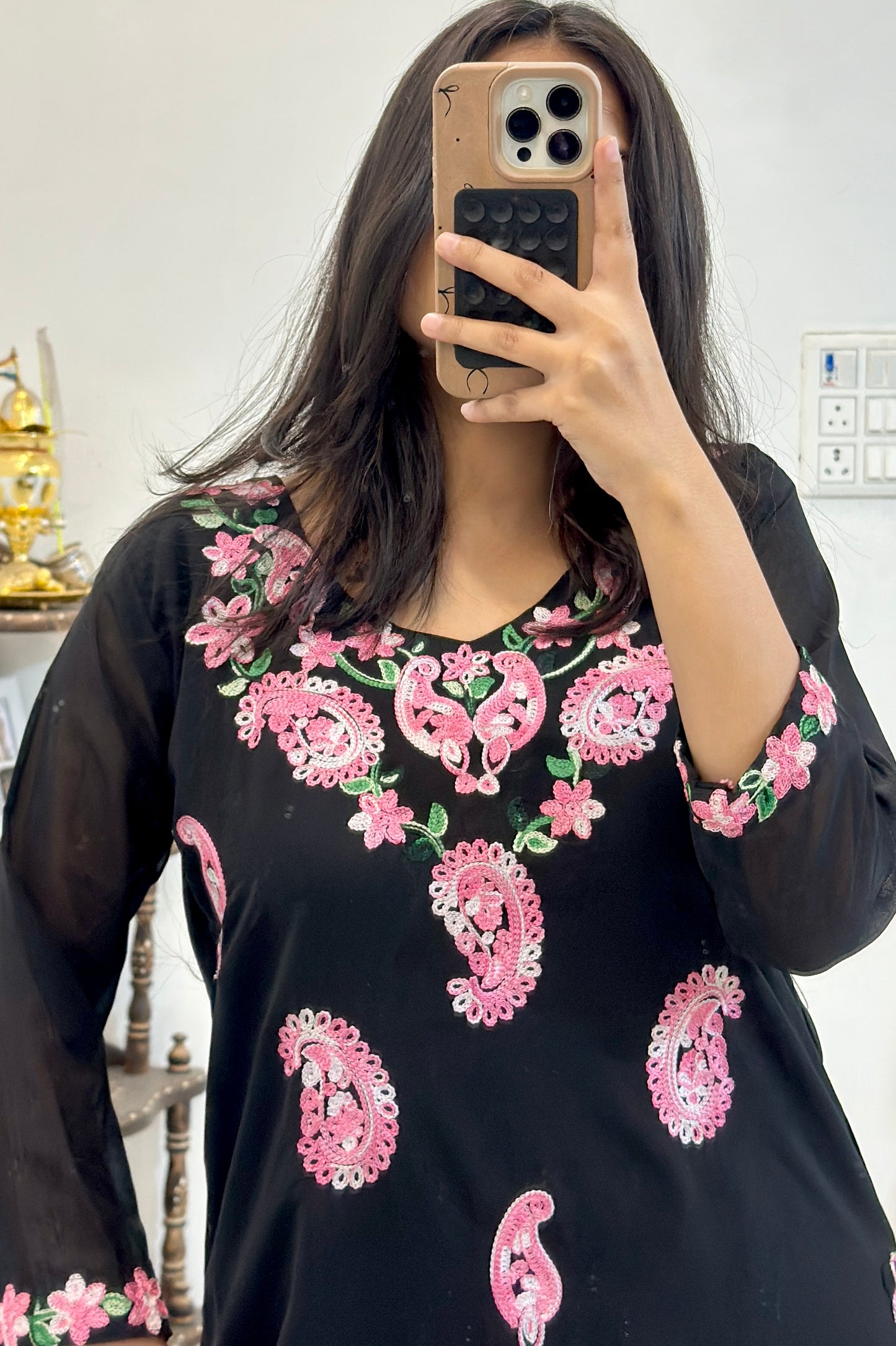 Pretty embroidered set