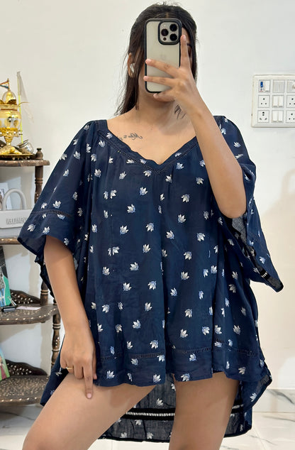 Oversized cotton top (48-50)