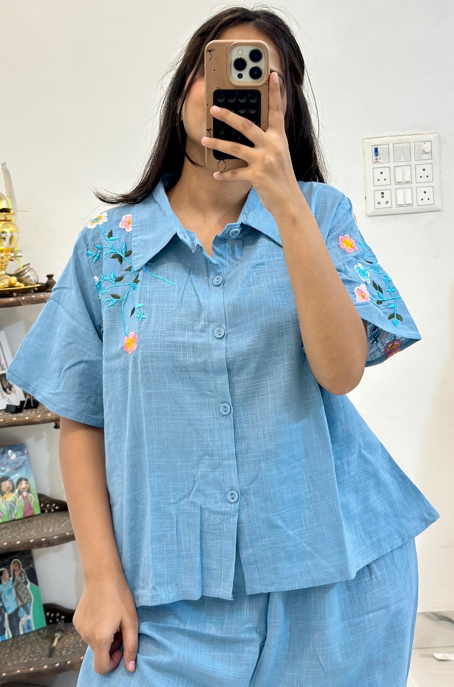 Pretty embroidered cordset (40-42XL)