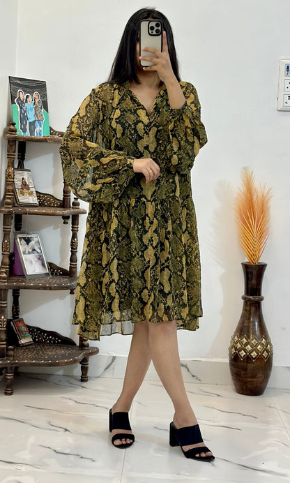 Pretty chiffon oversized dress with lining (42-44 busts)