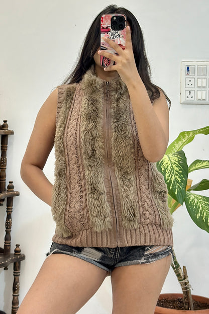 Furry vest (34-36)