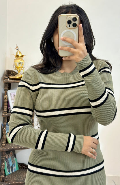 Pretty body con dress (34-36)