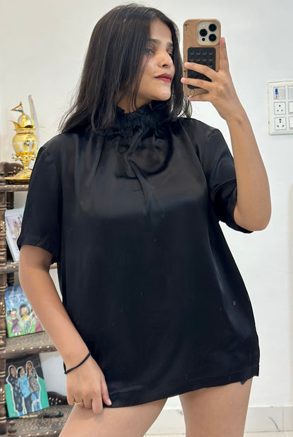 Pretty satin top (38-40)