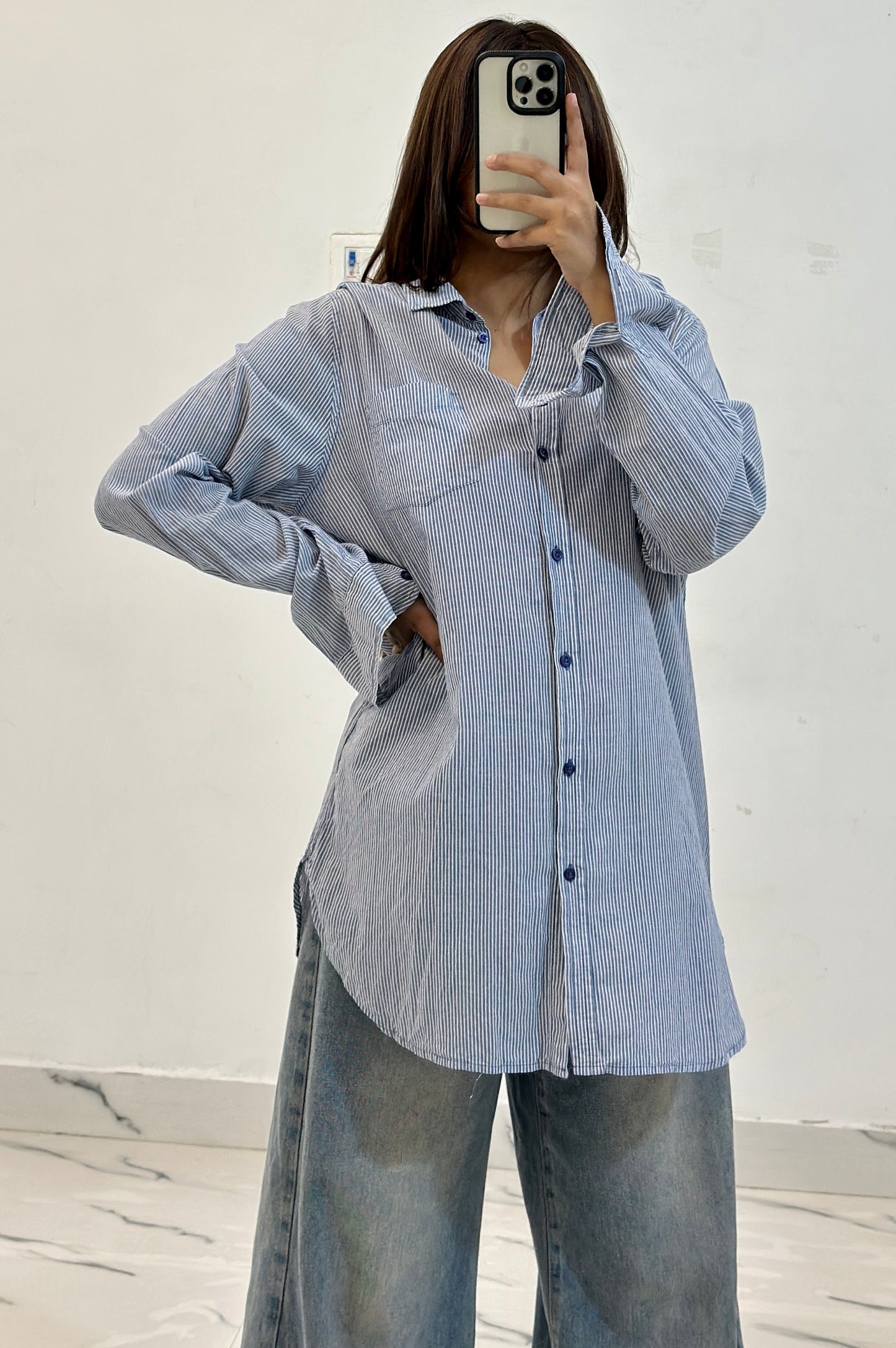 Oversized cotton shirt (40-42)