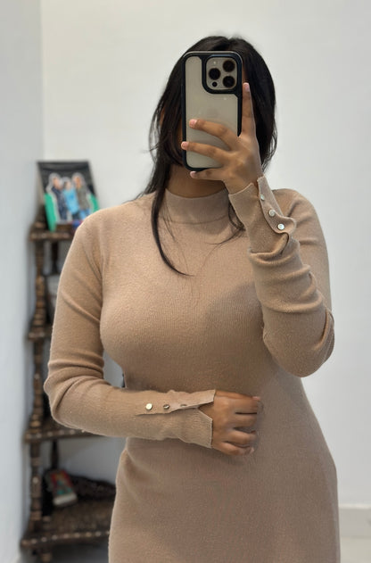 Beige dress (32-34)