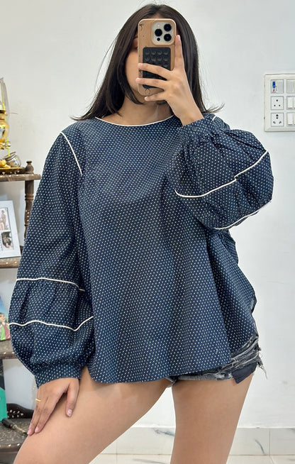 Pretty oversized top (42-44)