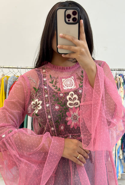 Pretty embroidered top (34-36)