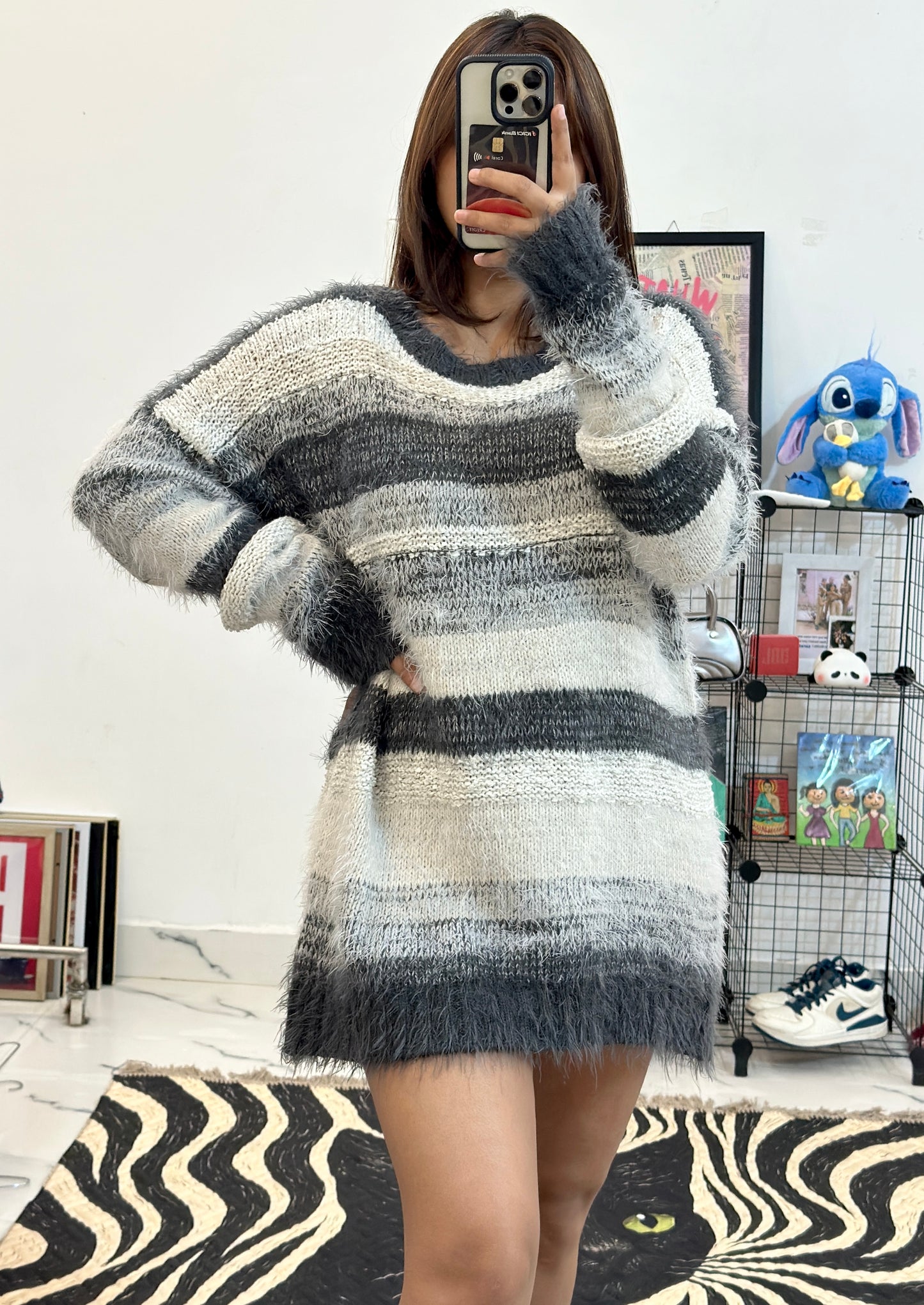 Korean furry sweater (38-40)
