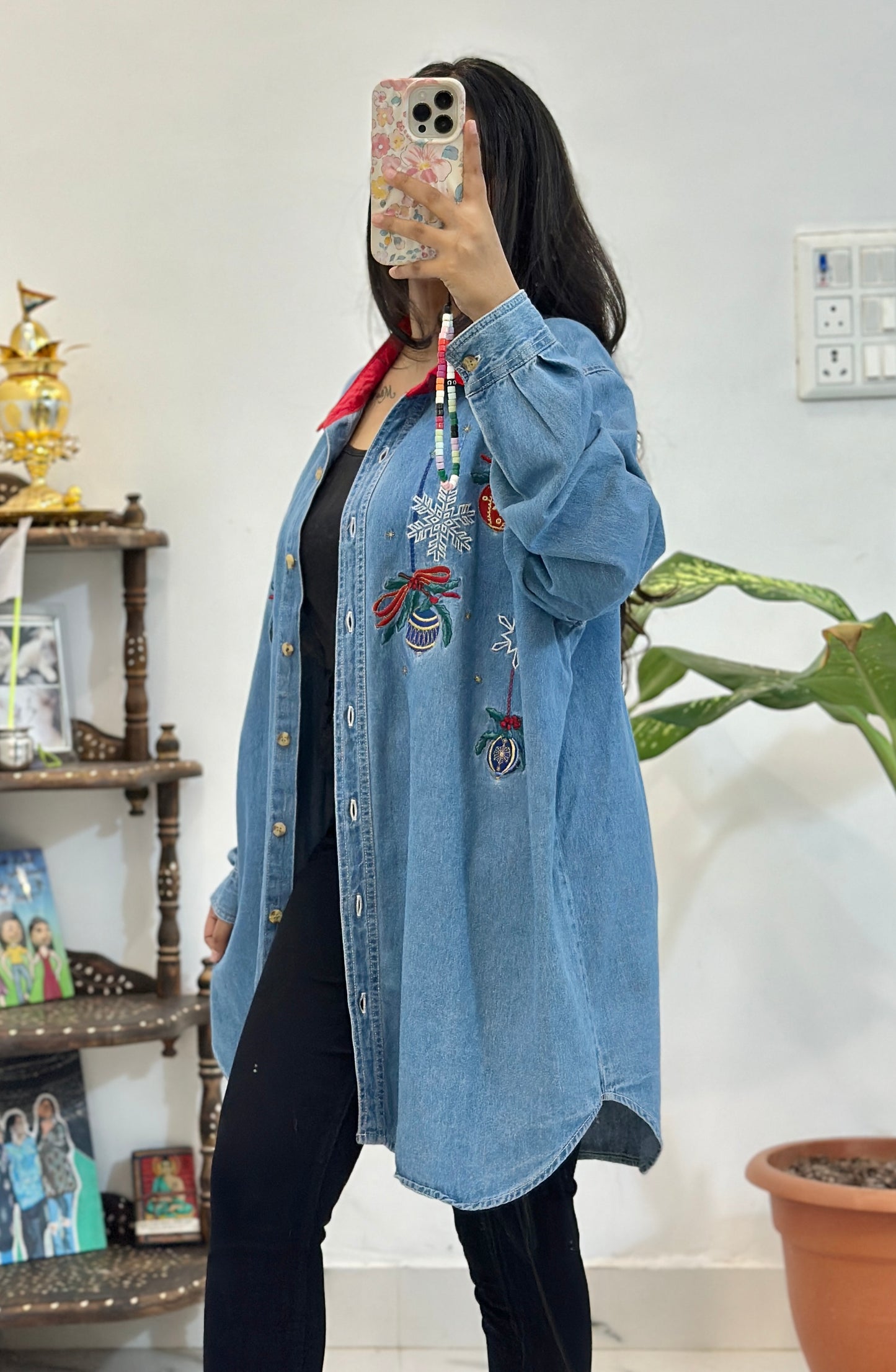 Oversized embroidered shirt (46-48)