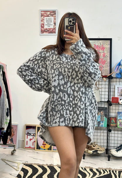Oversized Korean sweater (48-50)