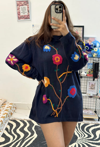 Oversized embroidered Korean sweater (42-44)