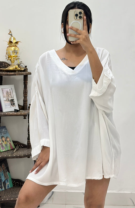 Oversized white top (44-46)