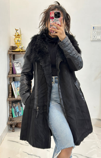 Long furry leather coat (34-36 S/M)
