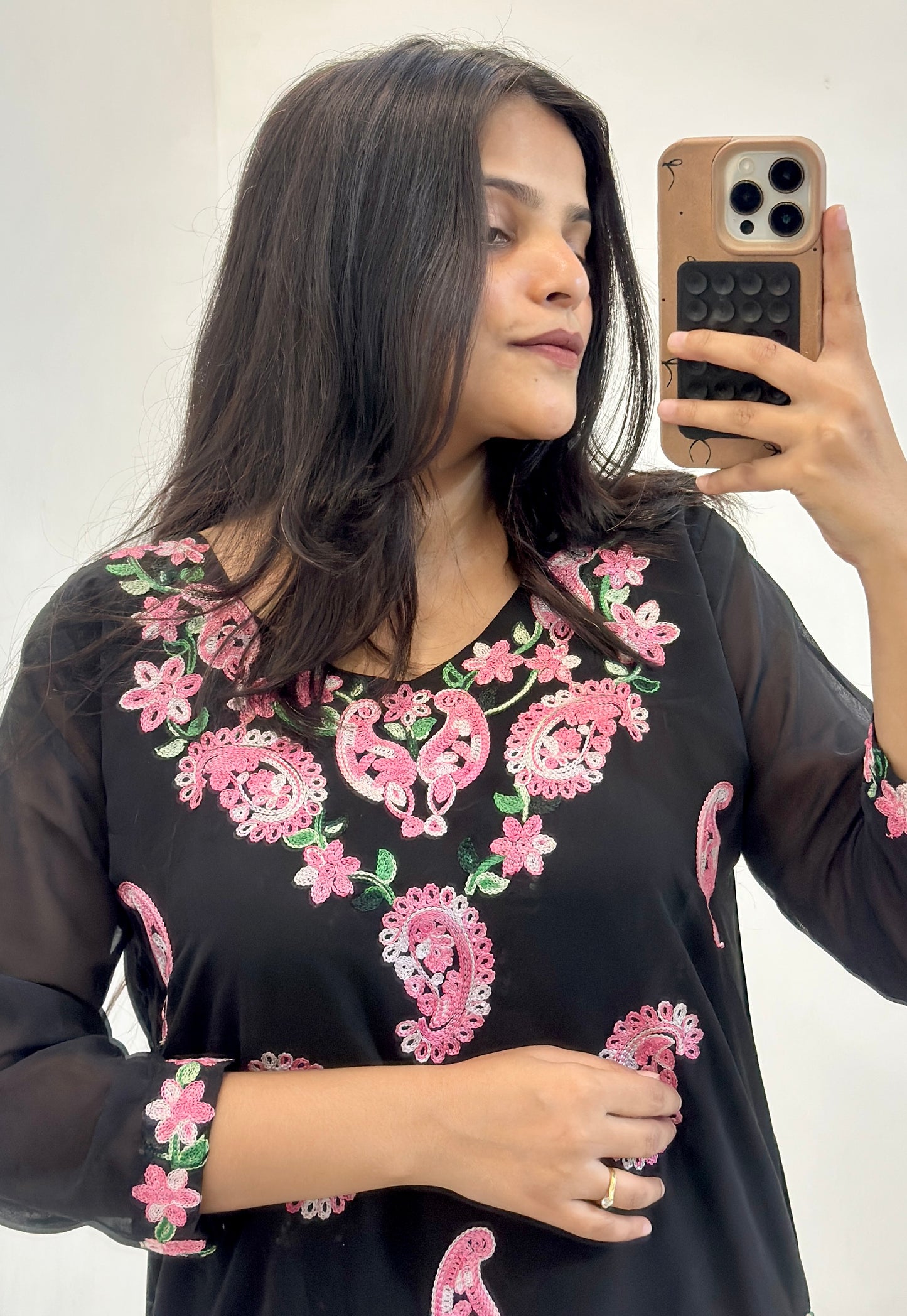 Pretty embroidered set