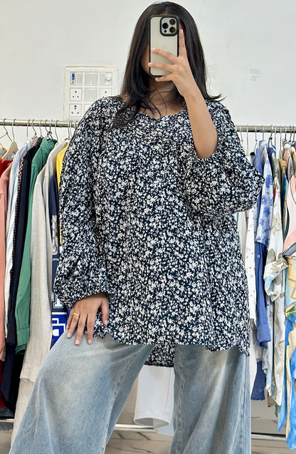 Oversized cotton top (48-50)